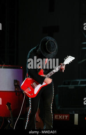 The White Stripes groupe jouant au festival Exit 2005, Novi-Sad, Serbie. Banque D'Images