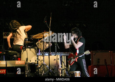 The White Stripes groupe jouant au festival Exit 2005, Novi-Sad, Serbie. Banque D'Images