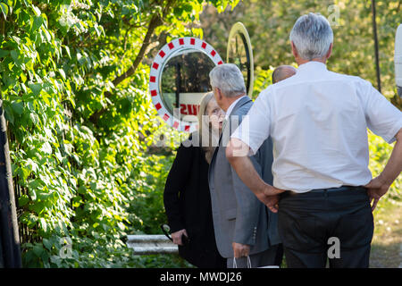 Stockholm, Suède, le 31 mai 2018. Crise dans l'Académie suédoise. Les membres de l'Académie suédoise arrive à Bergsgarden, Djurgarden, Stockholm pour dîner tardif après des réunions précédentes à l'Académie suédoise dans la vieille ville, à Stockholm. Kristina Lugn arrive. Credit : Barbro Bergfeldt/Alamy Live News Banque D'Images