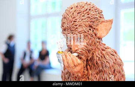 31 mai 2018, l'Allemagne, Leipzig : La sculpture 'Brest' à partir de l'année 2015 par l'artiste néerlandais Carolein Smit à la musée Grassi pour Arts appliqués le mystérieux des sculptures de Carolein Smit sont affichés à partir du 02 juin au 30 septembre à l'exposition intitulée 'L' Amour fou'. Photo : Sebastian Willnow/dpa-Zentralbild/ZB Banque D'Images