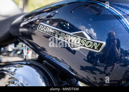 31 mai 2018, l'Allemagne, Ruedesheim : Le nom de la marque américaine Harley-Davidson décore le côté de la moto. Photo : Frank Rumpenhorst/dpa Banque D'Images