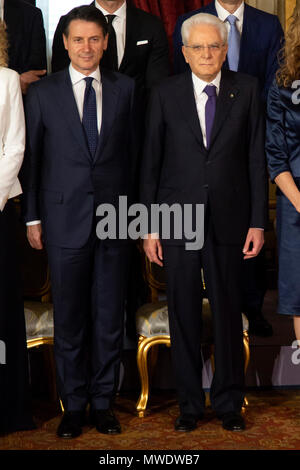 Rome, Italie. 1er juin 2018. Premier ministre Giuseppe Conte, le président italien Sergio Mattarella Roma 01-06-2018 Quirinale assermentation du nouveau gouvernement Maligna Arte del giuramento del nuovo governo della Repubblica italiana. Credit : insidefoto srl/Alamy Live News Banque D'Images