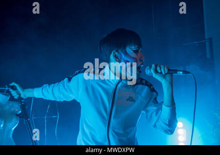 La nouvelle musique espagnol relevation Chenta Tsai aka. "Puto" effectués à Chino Cochino l'ouverture du festival de cette année « Darthvaders y Princesas" (Princeses et Darthvaders) à la Casa Encendida à Madrid, la célébration de la culture queer et droits LGTB. Credit : Lora Grigorova/Alamy Live News Banque D'Images