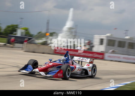 Detroit, Michigan, USA. 1er juin 2018. TONY KANAAN (14) du Brésil prend la piste pour une séance d'essai pour le Grand Prix de Detroit au cours de la Rue de Belle Isle à Detroit, Michigan. Crédit : Stephen A. Arce/ASP/ZUMA/Alamy Fil Live News Banque D'Images