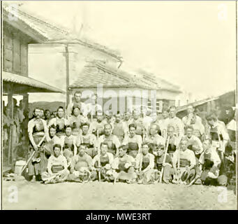 . Anglais : p. 45 : "membres de l'école d'escrime de Takanawa" chapitre "Kenjutsu, ou escrime japonaise". 1905 ou avant. aucune information 208 combattants du Japon kendo membres de l'école d'escrime takanawa Banque D'Images