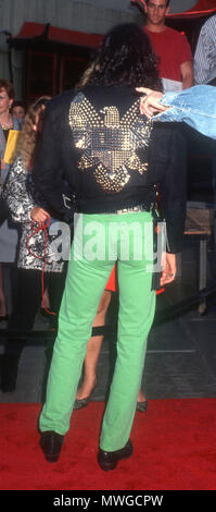 HOLLYWOOD, CA - 11 juillet : Musicien/chanteur Steve Vai assiste à la "Bill & Ted's Bogus Journey' Hollywood Premiere le 11 juillet 1991 au Mann's Chinese Theatre à Hollywood, Californie. Photo de Barry King/Alamy Stock Photo Banque D'Images