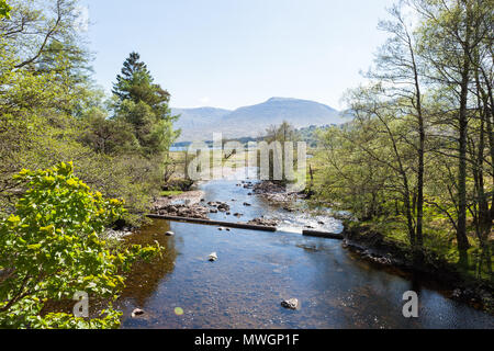Vue de la rivière de Pont Victoria sur le West Highland Way, Ecosse. Banque D'Images