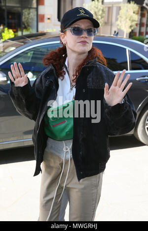 Singer Jess Glynne vu avec un sac Gucci, laissant les studios de Radio Mondiale après l'enregistrement préalable des entrevues - London comprend : Jess Glynne Où : London, Royaume-Uni Quand : 01 mai 2018 Source : WENN.com Banque D'Images