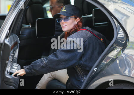 Singer Jess Glynne vu avec un sac Gucci, laissant les studios de Radio Mondiale après l'enregistrement préalable des entrevues - London comprend : Jess Glynne Où : London, Royaume-Uni Quand : 01 mai 2018 Source : WENN.com Banque D'Images