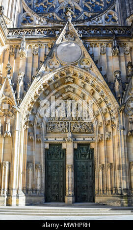 Entrée de la Cathédrale St Vitus. Prague, République tchèque . Banque D'Images