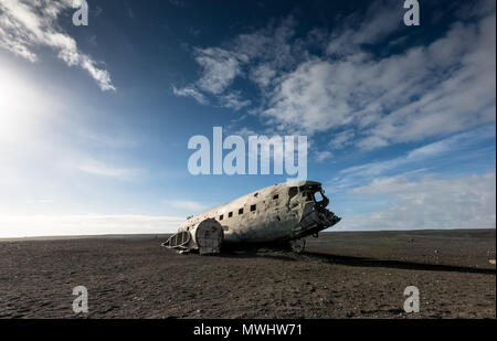 L'épave d'un avion DC3 à Solheimasandur Banque D'Images