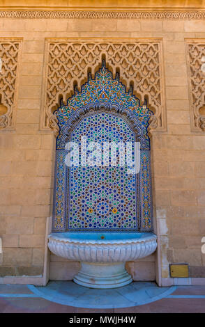 Le Maroc avec fontaine décorée de carreaux de mosaïque à Rabat Banque D'Images