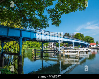 Beaconsfield, Beaconsfield, pont nr Maidenhead, Berkshire, Angleterre, RU, FR. Banque D'Images