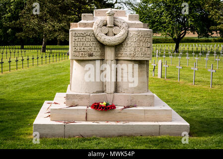 Monument commémoratif de guerre allemande dans la Première Guerre mondiale cemetery Neuville St Vaast, près d'Arras, France Banque D'Images