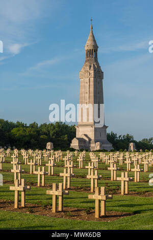 Notre Dame de Lorette et mémorial national war cemetery Banque D'Images
