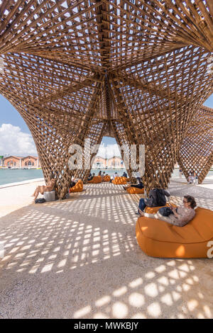 Vo Trong Nghia Architectes, Bambou Stalactite pavilion, 2018 Biennale d'architecture de Venise, l'Arsenale Venise Banque D'Images