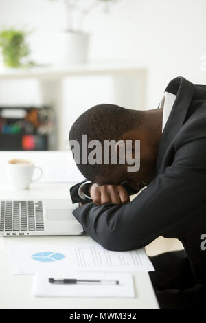 Afro-américains ayant débordé de travail à nap Banque D'Images