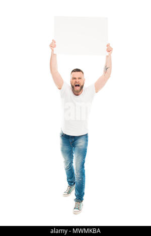 'Agressif barbu holding blank banner au-dessus de la tête, isolated on white Banque D'Images