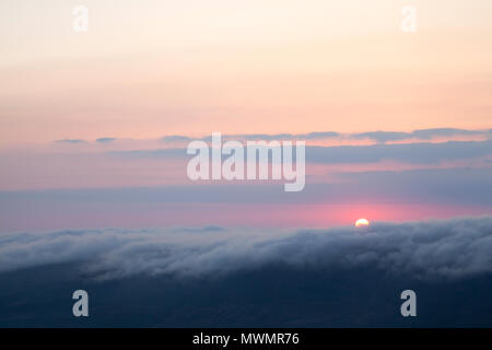 Le lever du soleil sur le trône dans l'Eden Valley, Cumbria Banque D'Images