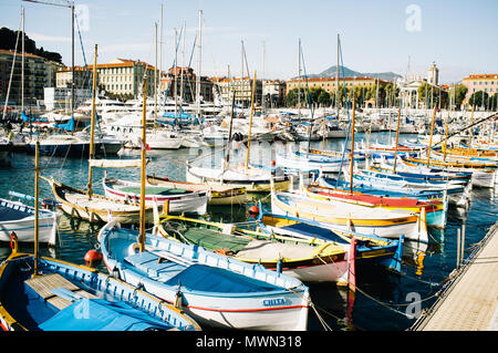 NICE, FRANCE - OCT.12 : Avis de vieux bateaux en bois le 12 octobre à Nice, France Banque D'Images