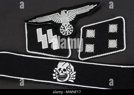 WW2 Waffen-SS insignes militaires Banque D'Images