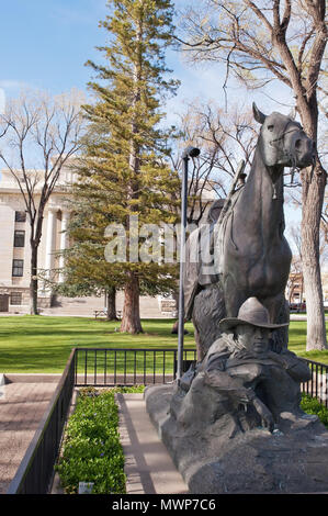 La statue de Rough Rider et ancien maire de Prescott, Arizona Bucky O'Neil à l'extérieur de l'Yavapai County Courthouse Banque D'Images