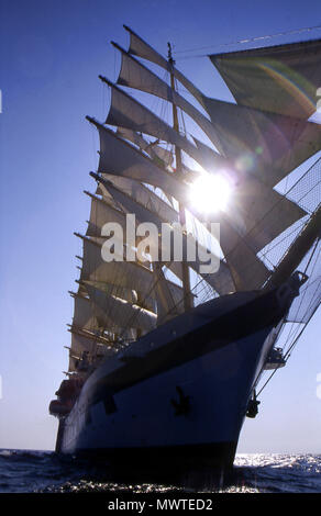 Dans l'impressionnant défilé windjammer baie de Kiel. Windjammer sous voiles. Individuellement ou dans le splendide panorama. Banque D'Images