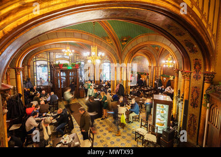 Caru cu Bere Beer Hall et restaurant, Bucarest, Roumanie, Europe Banque D'Images