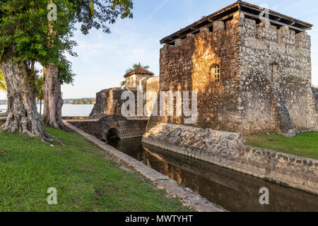 La forteresse de San Felipe de Lara près de Rio Dulce, Izabal, Guatemala, Amérique Centrale Banque D'Images