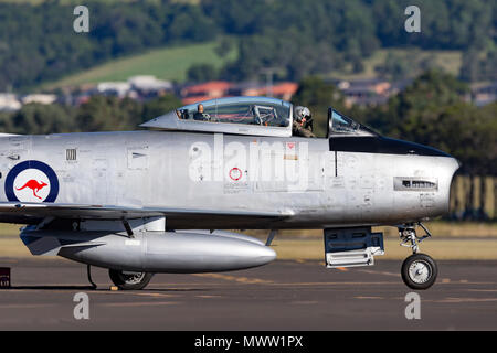 Ancien Royal Australian Air Force (RAAF) Commonwealth Aircraft Corporation CA-27 (North American F-86 Sabre) avions à réaction. Banque D'Images