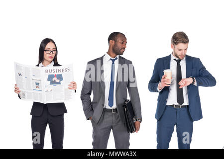 Portrait de groupe des personnes d'entreprises multiculturelles isolated on white Banque D'Images