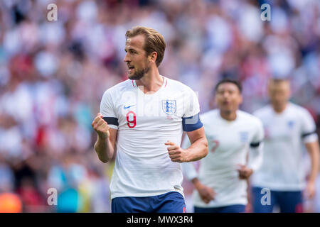 Londres, Royaume-Uni. 2 juin 2018. Harry Kane, de l'Angleterre fête marquant son deuxième but face au cours du match amical entre l'Angleterre et le Nigéria au stade de Wembley, Londres, Angleterre le 2 juin 2018. Credit : THX Images/Alamy Live News Banque D'Images