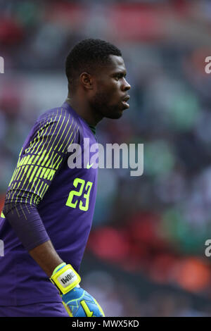 Londres, Royaume-Uni. 2 juin 2018.Francis Uzoho (N) à l'Angleterre v Nigeria International match amical, au stade de Wembley, le 2 juin 2018. **Cette photo est pour un usage éditorial uniquement** Crédit : Paul Marriott/Alamy Live News Banque D'Images