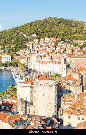 Vue depuis le clocher de la cathédrale de Split sur la vieille ville, Split, Croatie, Europe Banque D'Images