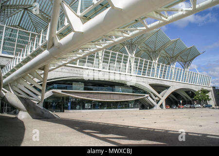 Lisbonne, Portugal - 17 septembre 2006 : l'extérieur de la station de métro de l'Oriente, l'exemple de l'architecture moderne de Lisbonne. Banque D'Images