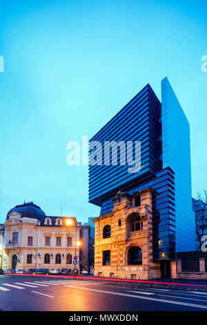 La place Piata Revolutei, (Place de la Révolution) Siège de l'Association des architectes de Roumanie, Bucarest, Roumanie, Europe Banque D'Images