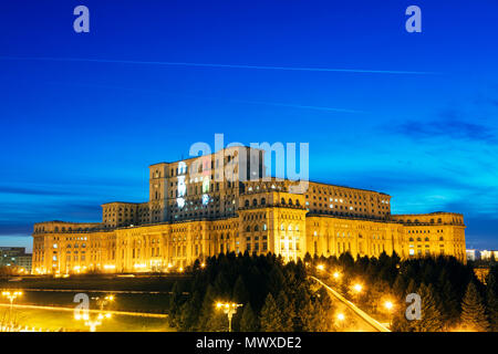 Palais du Parlement, deuxième plus grand bâtiment au monde, Bucarest, Roumanie, Europe Banque D'Images