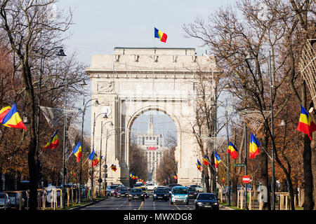 Arc de Triomphe (Arch of Triumph), Bucarest, Roumanie, Europe Banque D'Images