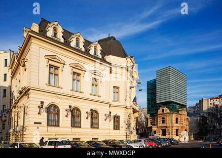 Piata Revolutei Square (Place de la Révolution), siège de l'Association des architectes de Roumanie, Bucarest, Roumanie, Europe Banque D'Images