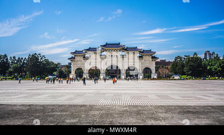 Entrée principale de la Chiang Kai-shek Memorial Hall à Taipei Taiwan Traduction : la place de la liberté Banque D'Images