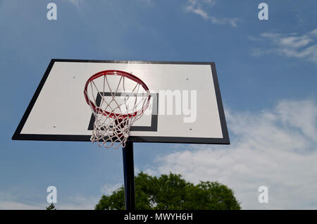 Basket-ball après la pluie Banque D'Images