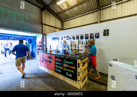 Baa Brewing Appuyez sur la nuit. Artisanat de Chepstow indépendante ale brewhouse est titulaire d'un mensuel Appuyez sur soir, donc le public peut déguster leurs bières. Banque D'Images