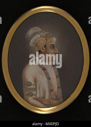 . Anglais : l'un des douze miniatures représentant des dirigeants de l'Inde moghole, tête et épaules en profil. vers 1850 (fait). Inconnu (production) 605 Cette peinture représente Ahmad Shah (1748-54). Banque D'Images