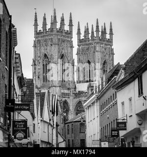 Les deux tours de la cathédrale de York Catheral Banque D'Images