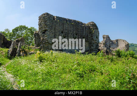 Peu de vestiges de Château Caergwrle dans Flintshire, au nord du Pays de Galles. Banque D'Images
