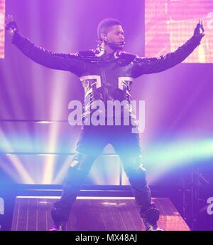Liverpool, UK, Usher effectue au Liverpool Echo Arena dans le cadre de sa tournée mondiale Ian crédit Fairbrother Banque D'Images
