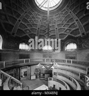 . Anatomisches Theater der Tierärztlichen Hochschule Berlin. Frühklassizistisches Bauwerk von 1789/90, Innenansicht. Architekt : Carl Gotthard Langhans. 1909. Königlich Preußische. Meßbildanstalt 44 Anatomisches Theater Berlin innen 1909 Banque D'Images