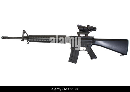 M16 fusil à lunette de visée isolé sur fond blanc Banque D'Images