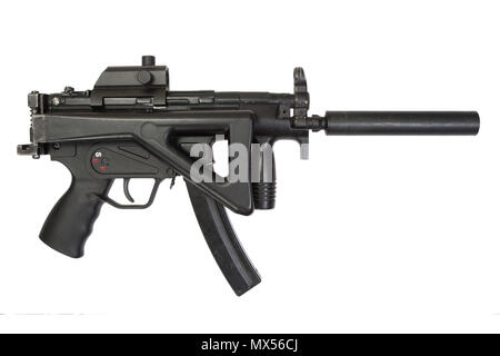 Pistolet mitrailleur allemand MP5 avec silencieux isolé Banque D'Images