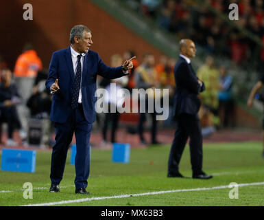 Bruxelles, Belgique. 2 juin, 2018. L'entraîneur-chef du Portugal, Fernando Santos (L) et la Belgique entraîneur en chef Roberto Martinez réagir pendant le match de football amical au stade Roi Baudouin à Bruxelles, Belgique, le 2 juin 2018. Credit : Ye Pingfan/Xinhua/Alamy Live News Banque D'Images